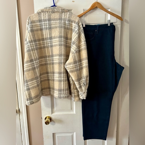 Women Terra & Sky Shacket w/ Jeans 3x - Picture 2 of 7